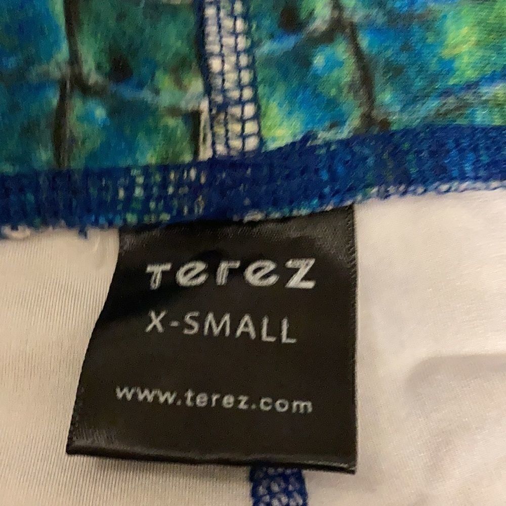Terez NWOT Performance Legging in Multicolored Reptile Print. Size XS. - Picture 7 of 8